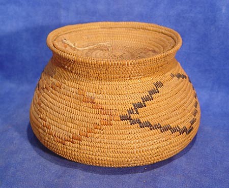 02 - Indian Baskets, Mission Basket: DiegueÁ±o, with Lid/Tray (4.5" x 7.25")
Juncus, dyed juncus and sumac