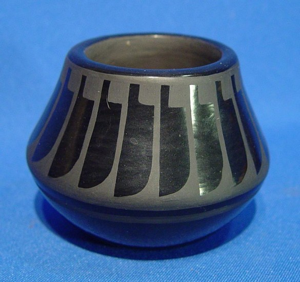 03 - Pueblo Pottery, San Ildefonso Pottery: 1966 Blackware by Blue Corn, Feather Motif (2 3/4" ht x 3 1/8" d)
1966, Hand coiled clay pottery