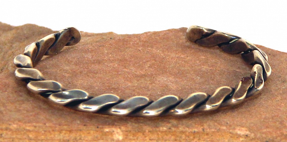 07 - Jewelry-Old, Navajo Sterling Silver Cuff: Two Rods, Triangular Mold (5 1/4" + 1 1/4" Gap)
Sterling silver