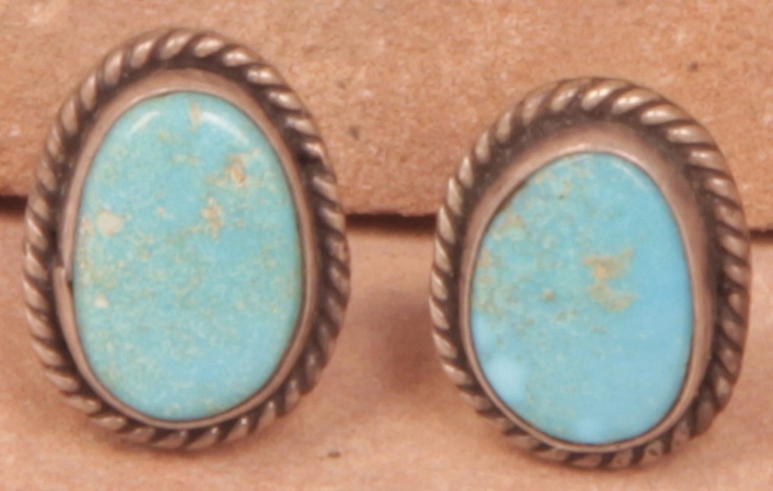07 - Jewelry-Old, Navajo Clip Earrings, Hallmarked: Turquoise on Sterling Silver, Twistwire (0.5")
c. 1970, Sterling Silver and Turquoise